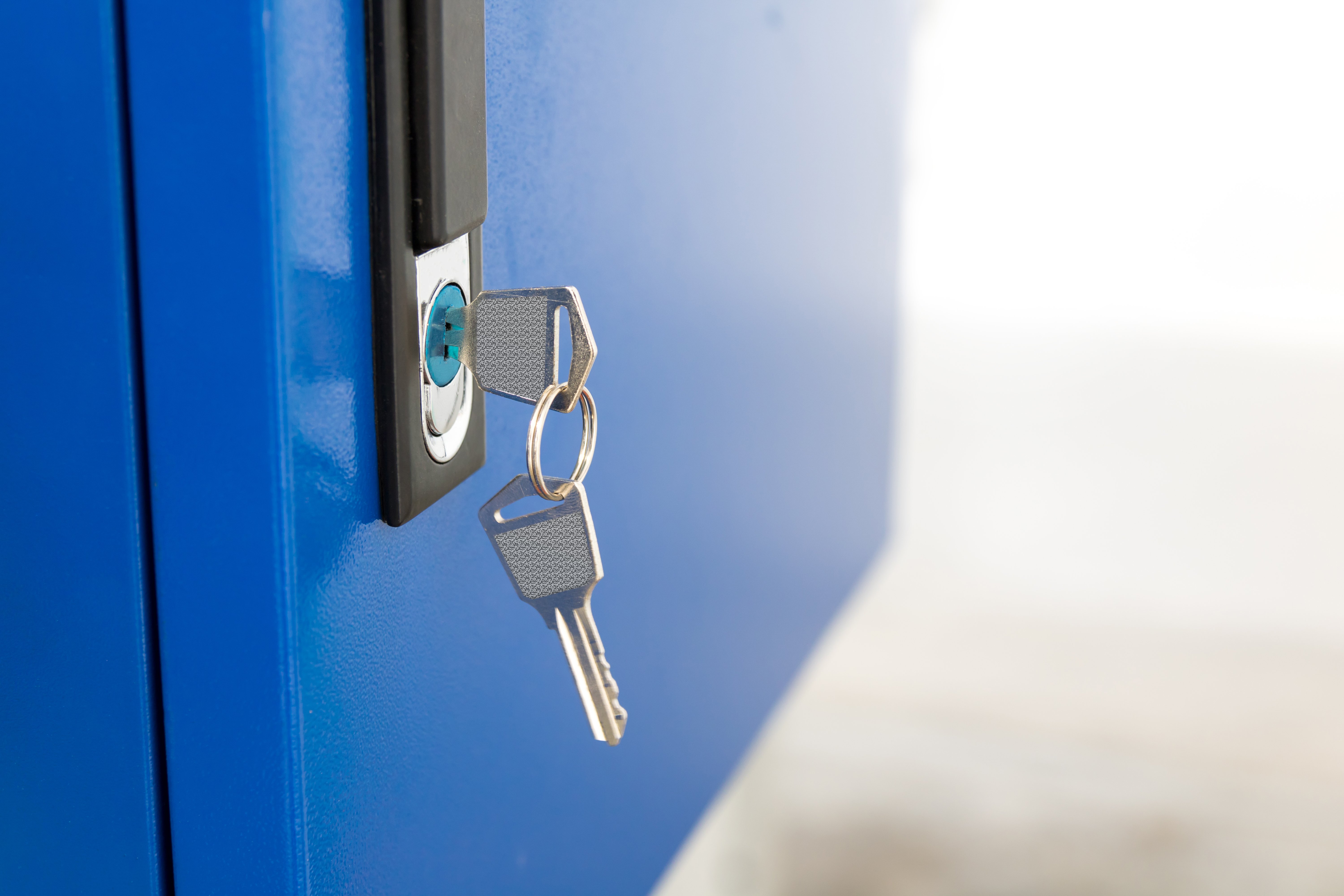 blue-locker-key-chain-school-gym